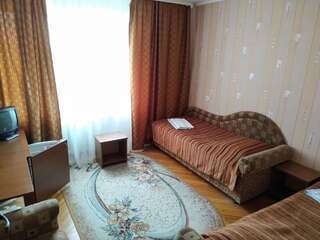 Отель Гостиничный комплекс Припять Пинск Стандартный двухместный номер с 2 отдельными кроватями-3