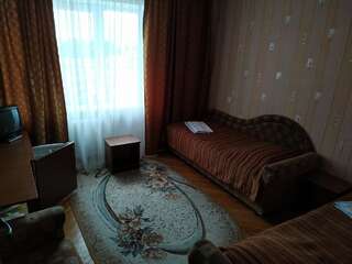 Отель Гостиничный комплекс Припять Пинск Стандартный двухместный номер с 2 отдельными кроватями-4